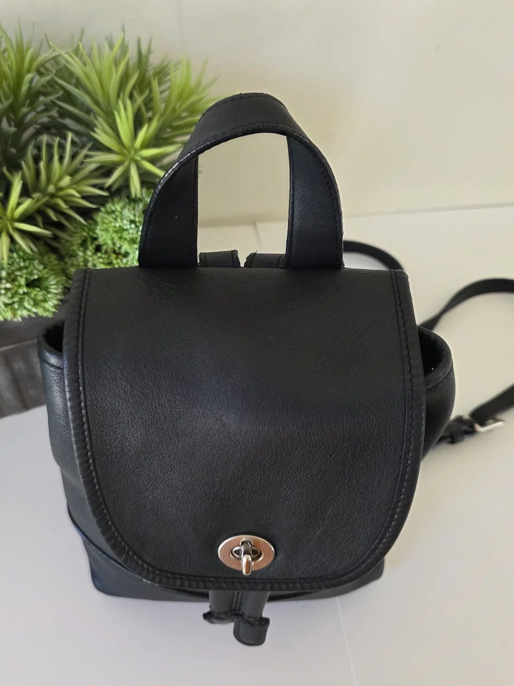 Vintage Coach Daypack 9960 Black Leather Backpack Made In India 2007